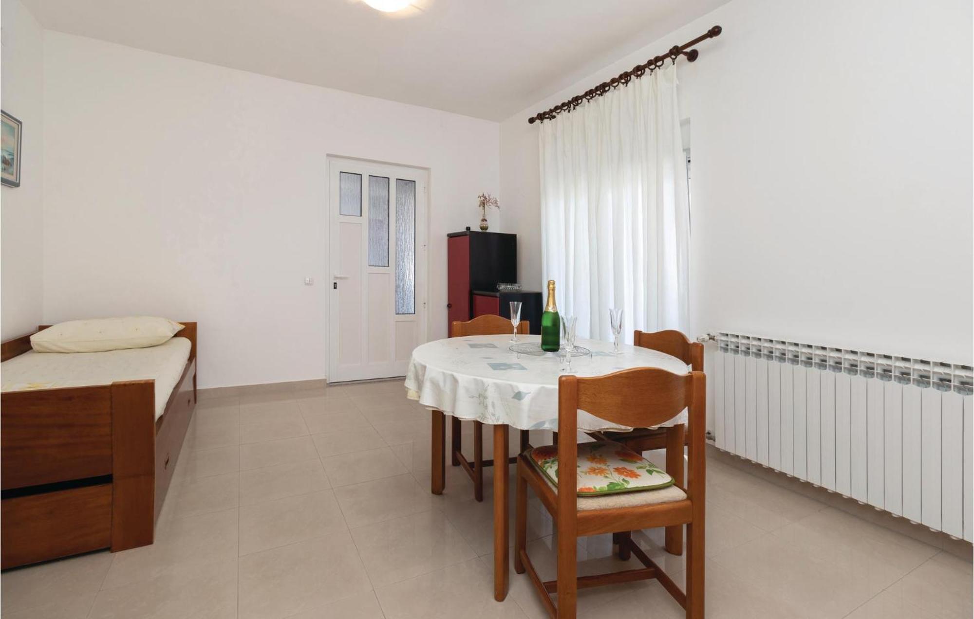 1 Bedroom Stunning Apartment In Задар Екстериор снимка
